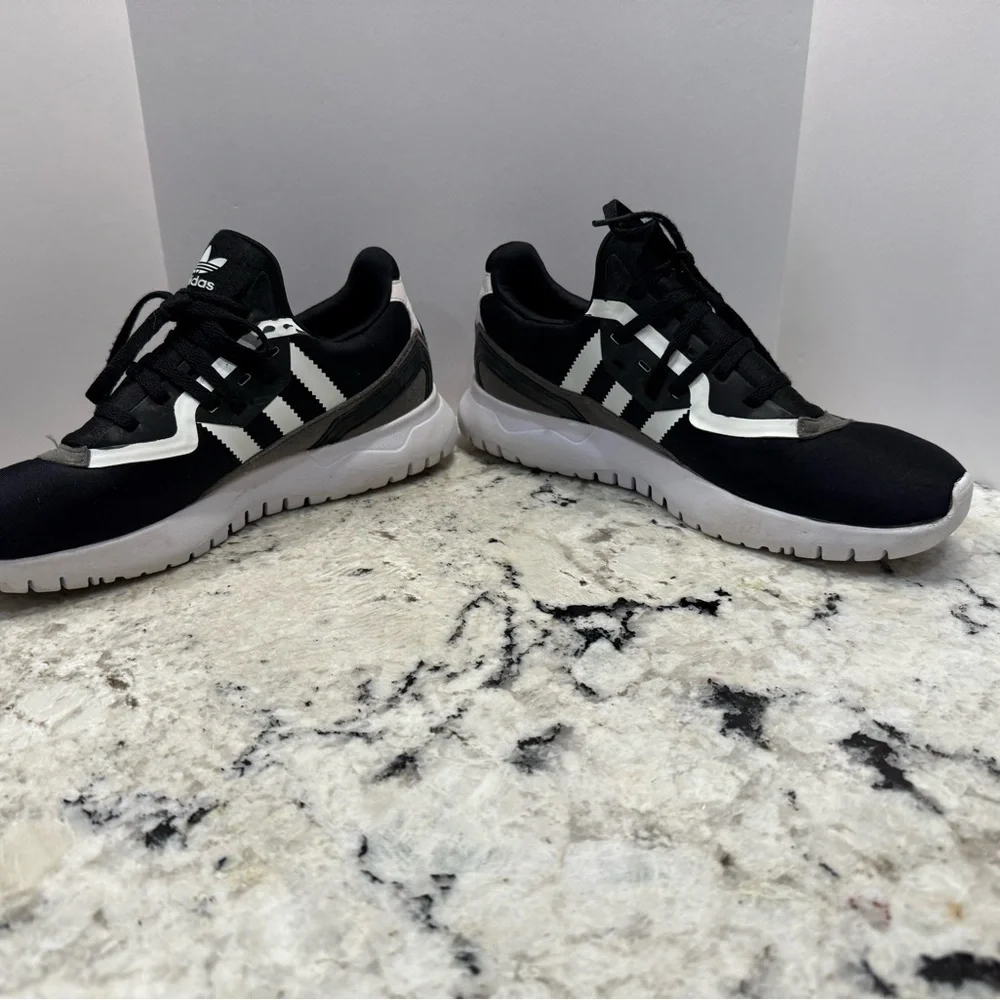 Adidas Cloud form Sneakers